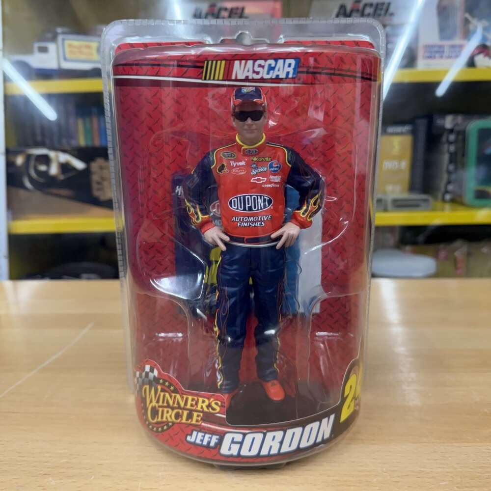 Jeff Gordon #24 Du Pont NASCAR Winners Circle Collectible Action Figure